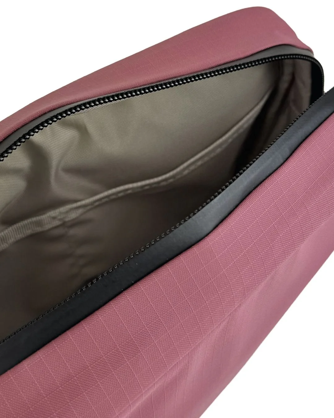 Kintobe Miles Cross Bag - Forest Berry - Image 3