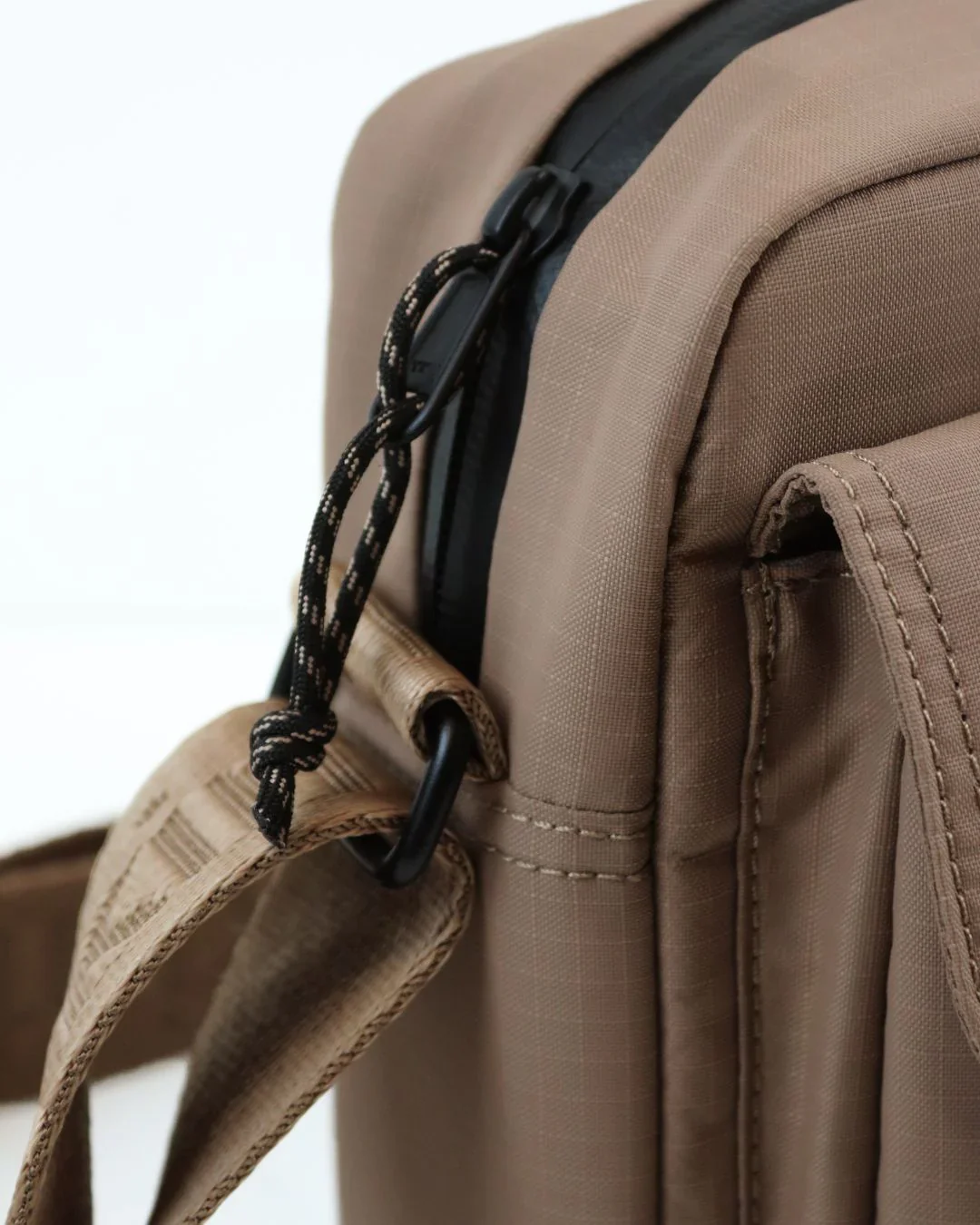 Kintobe Miles Cross Bag - Scandi Taupe - Image 8
