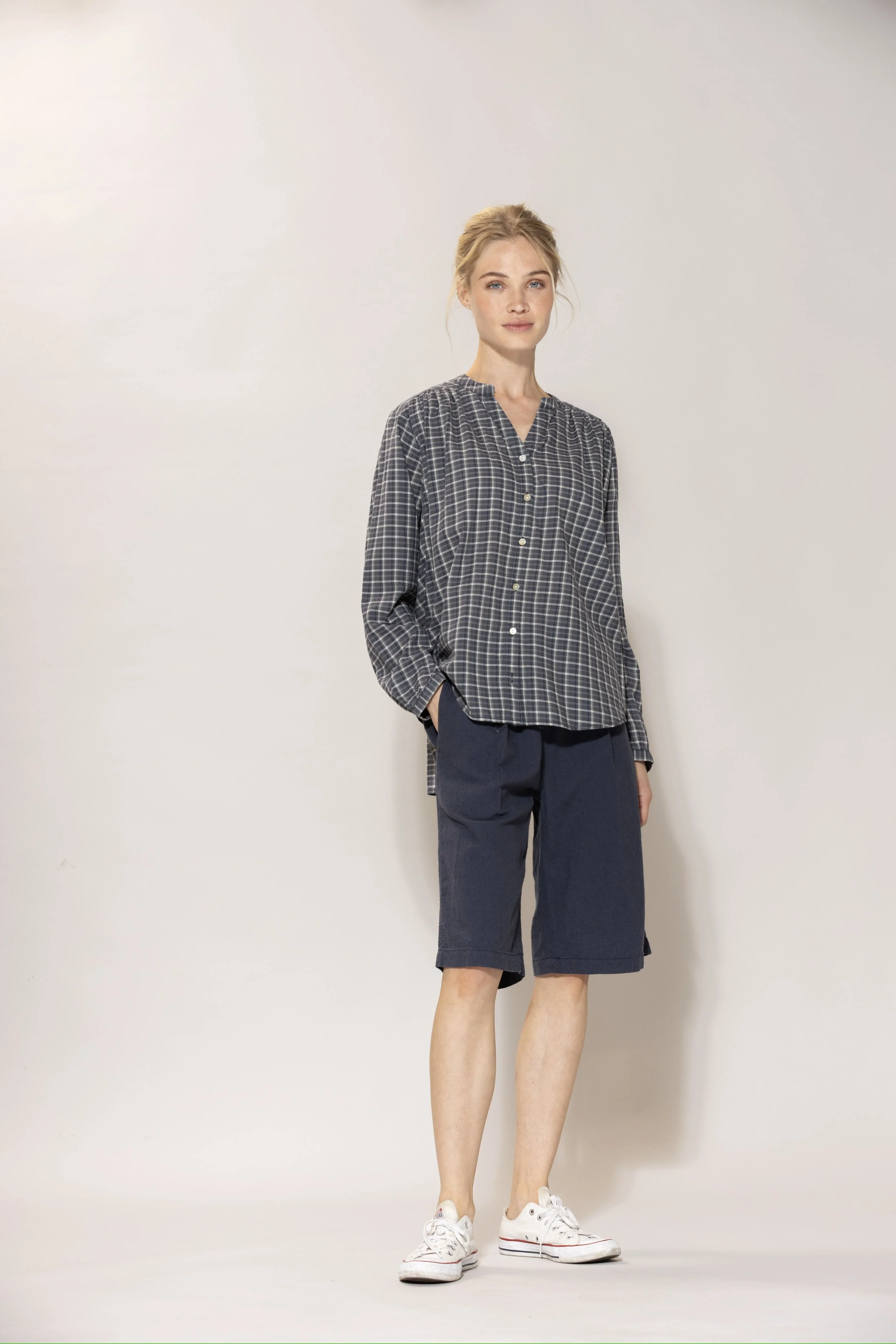 Lisamarie linen Bermudas - Dusty Navy - Image 2