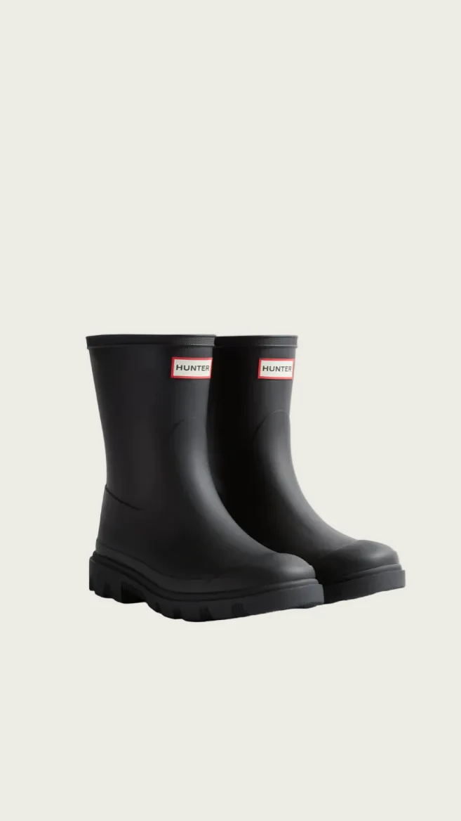 Hunter Unisex Downpour Short Boot - Black - Image 2